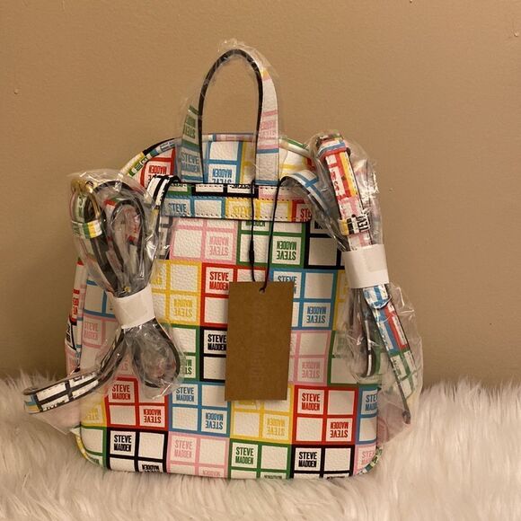 NWT Steve Madden Bjordan White Floral Logo Backpack - w/ Matching Wristlet - Picture 9 of 17